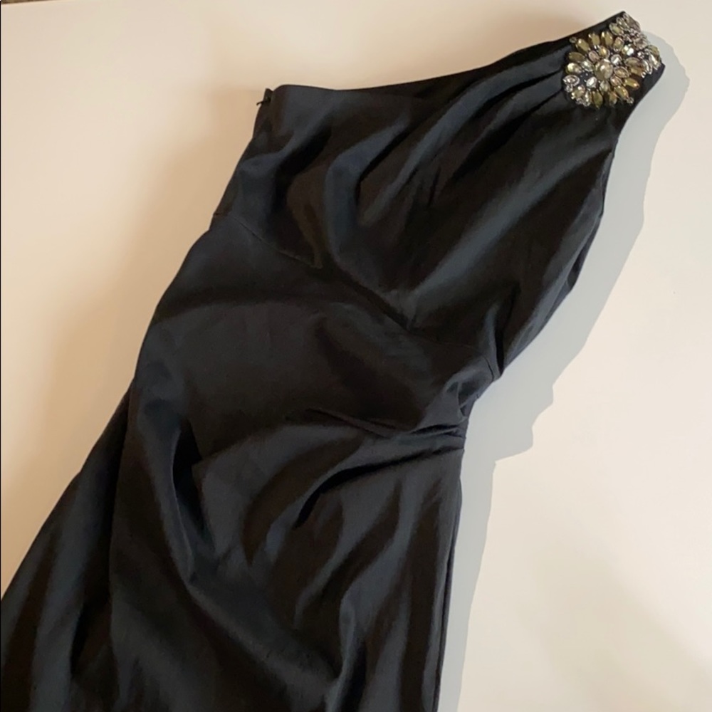 Black one-shoulder mini